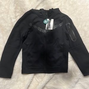 Kids Nike Tech Please someone take this off my hands I ordered the wrong size.